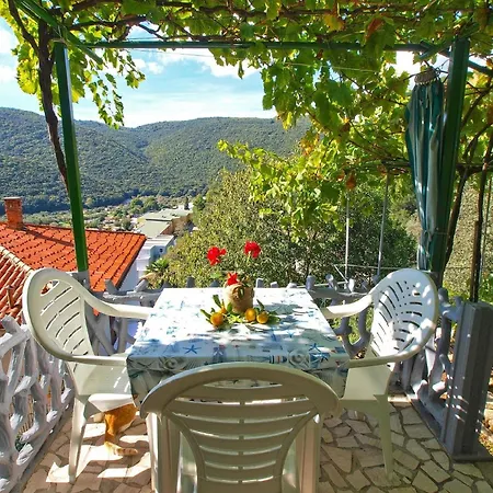 Fuer 3 Personen Ca 20 Qm In Rabac, Istrien Bucht Von Rabac